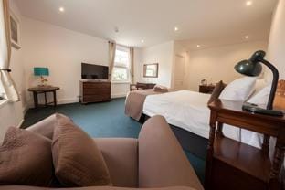 Hookwood Lodge Vacation rental in Horley