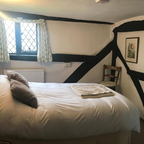 Bed and Breakfast Dunsfold Vacation rental in Borough of Waverley