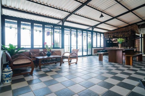 Urbanview Hotel Omah Anin Batu Vacation rental in Batu