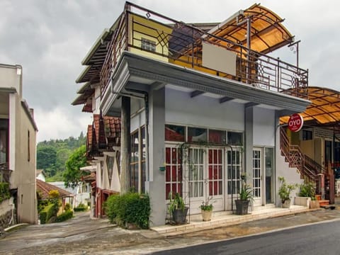 OYO 90031 Villa Papada Vacation rental in Batu