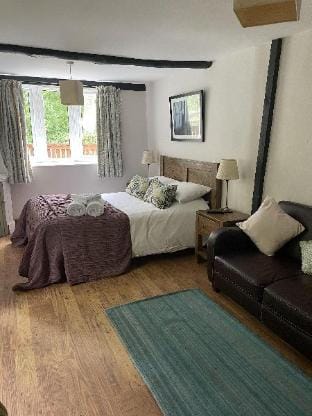 Cider Cottages Vacation rental in Burley