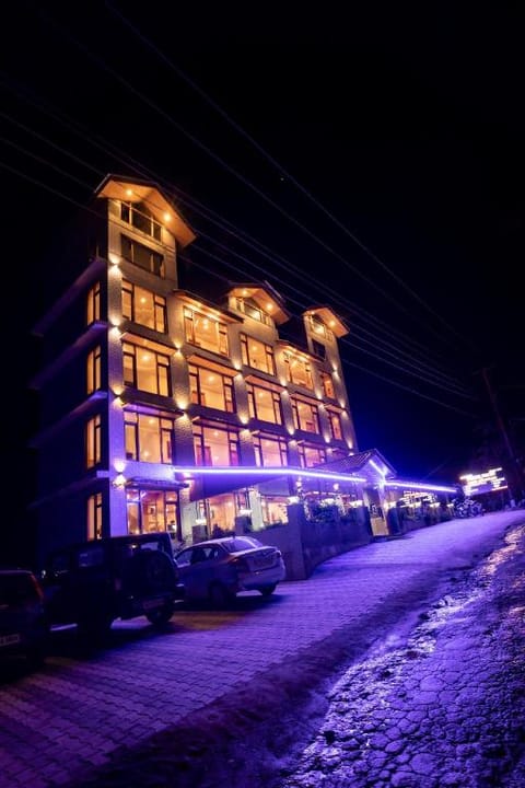 Hotel smugglers Vacation rental in Manali