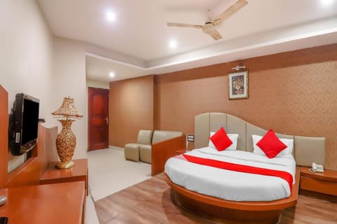 OYO Grandeur By orbit Hotels Near Chennai shopping mall Hotel in Hyderabad