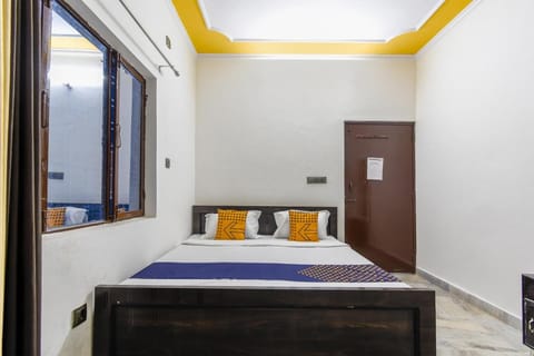 SPOT ON Deep Guest House Hotel in Uttarakhand