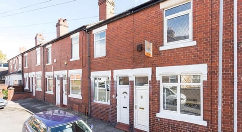 Townhouse @ 76 Clare Street Stoke Vacation rental in Newcastle-under-Lyme