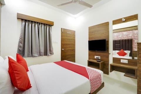 OYO Hotel Grand Vacation rental in Vadodara