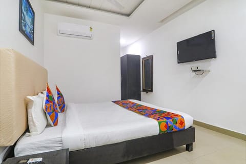 FabExpress Elegant Rooms Hotel in Hyderabad