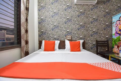 OYO 76334 Eight Cubes Hotel in Ludhiana