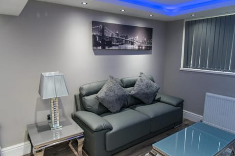 Aphrodite Suites Huddersfield Vacation rental in Huddersfield