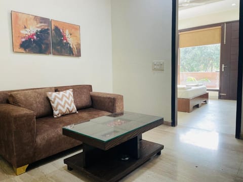Olive Serviced Apartments Golf Course Road Condo in Gurugram