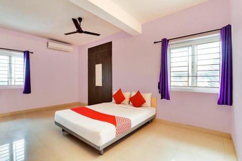 Flagship Lotus Lakeview Apartments Hotel in Coimbatore