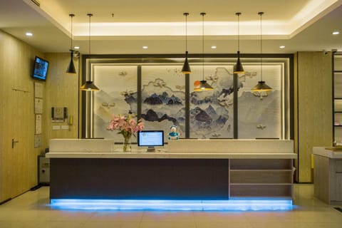 Hanting Hotel Shenzhen Longgang Nanlian Metro Station Vacation rental in Shenzhen