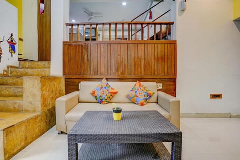 FabHotel Vardhan House Vacation rental in Pune