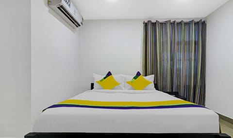 Itsy By Treebo - LG Grand Inn Hotel in Hyderabad