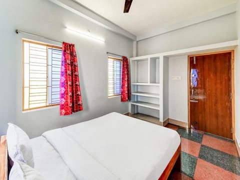 SPOT ON 77688 Hotel Aradhya Vacation rental in Bhubaneswar