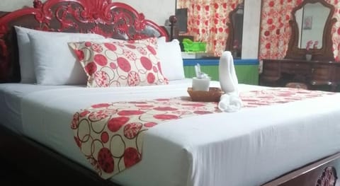SANG YOO MOUNTAIN VIEW TAGAYTAY HOTEL - Taal Lake View Hotel in Tagaytay