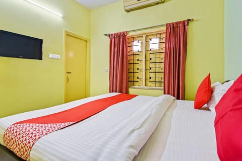 OYO Saga Inn Guest House Near City Centre Salt Lake Hotel in Kolkata