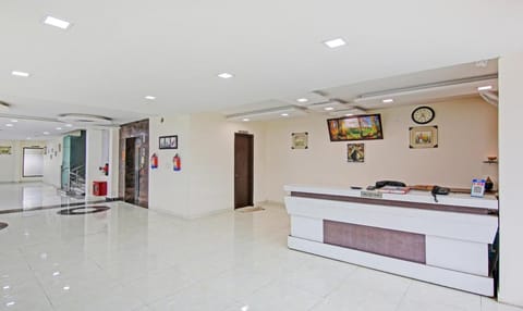 Treebo Amaya Inn Sector 72 Vacation rental in Noida