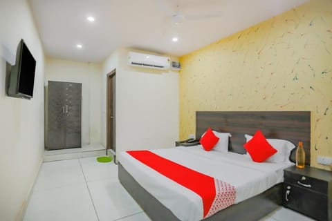 OYO Flagship Hotel Sun Shine Vacation rental in Noida