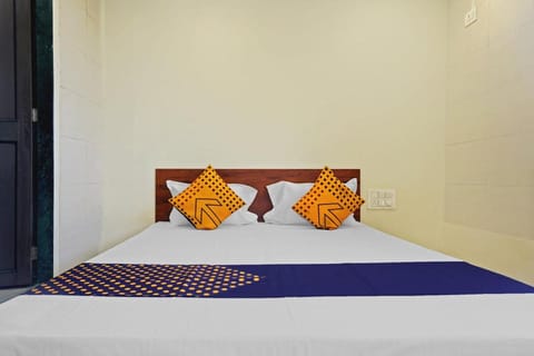 SPOT ON Meghraj Lodge Near Laxminarayan Theatre Hotel in Pune