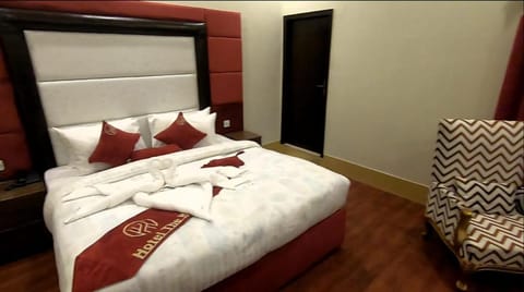 Hotel The Holiday Vacation rental in Lahore