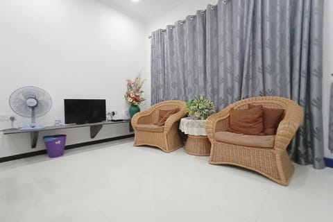 OYO Home 90203 Emma Sukma Homestay Vacation rental in Kuching