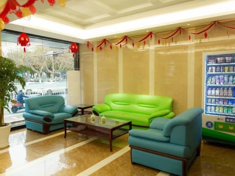 GreenTree Inn Express Suzhou Taicang Renmin Bei Road Nanyang Plaza Vacation rental in Shanghai