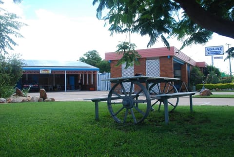 Abajaz Motel-Centrally Located-Shaded Parking Vacation rental in Longreach