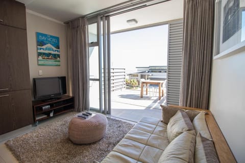 Camps Bay studio apartment - The Crystal Apartment in Camps Bay