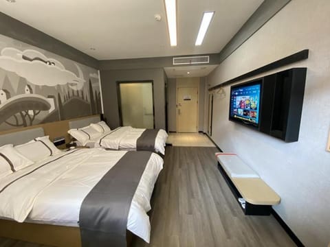 Thank Inn Hubei Huanggang Macheng North High-Speed Railway Station Vacation rental in Wuhan