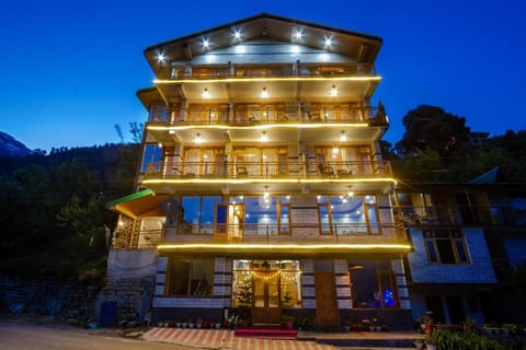 Hotel Kanyal Hills Vacation rental in Manali