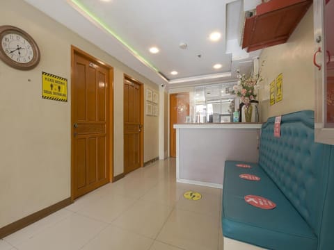 OYO 783 Freemont Place Hôtel in Pasay