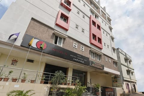 Capital O 36115 Hotel Royal Palm Vacation rental in Hyderabad