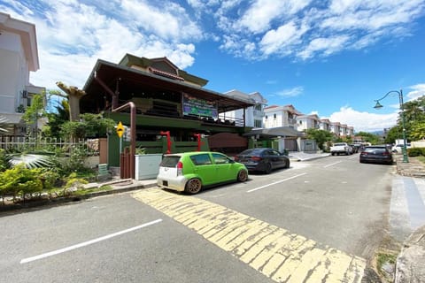 OYO 90262 Kota Kinabalu Homestay, Villa & Suite Boutique Hôtel in Kota Kinabalu