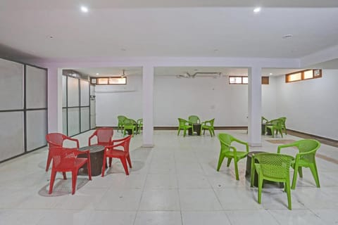 OYO Omi Guest House Vacation rental in Gurugram