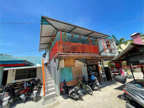 OYO 795 Tapales Guest House Hotel in Central Visayas