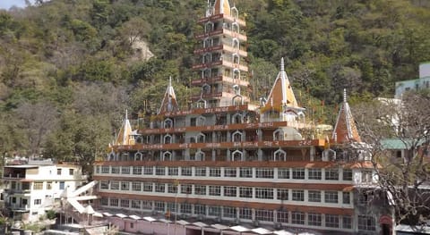 H7 Stay On the Ganges, Yoga & Spa Resort, Rishikesh Vacation rental in Rishikesh