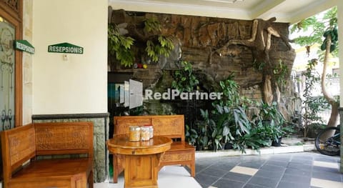 Griya Imafa Inn Mitra RedDoorz Vacation rental in Batu