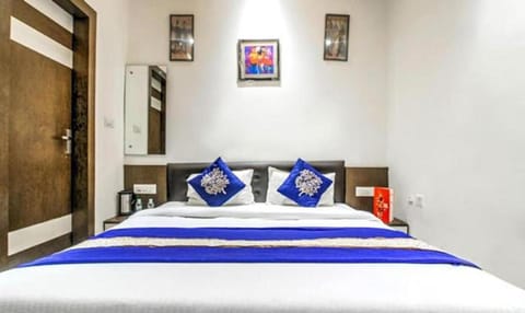 FabHotel Riviera Hotel in Agra