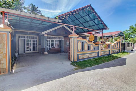 SPOT ON 90526 New Bunga Sonsang Homestay Syariah Hôtel in Padang