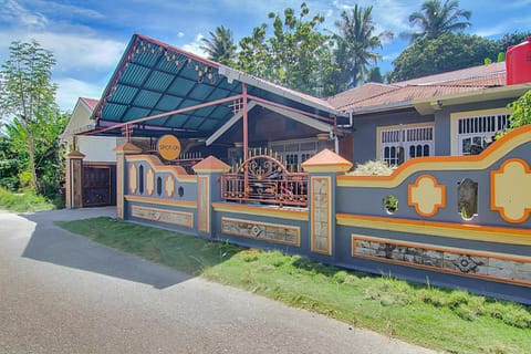 SPOT ON 90526 New Bunga Sonsang Homestay Syariah Hôtel in Padang