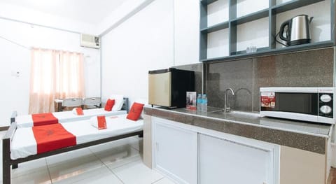 RedDoorz near Tambo Quirino Avenue Vacation rental in Pasay