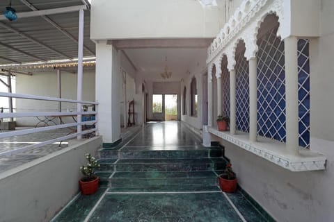 OYO Home 81306 Home Modern Stay Vacation rental in Udaipur