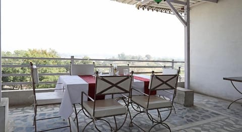 OYO Home 81306 Home Modern Stay Vacation rental in Udaipur