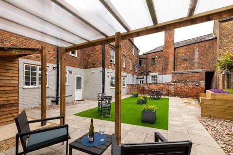 BrickSage Rooms, King's Lynn South Gate Vacation rental in Kings Lynn