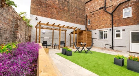 BrickSage Rooms, King's Lynn South Gate Vacation rental in Kings Lynn