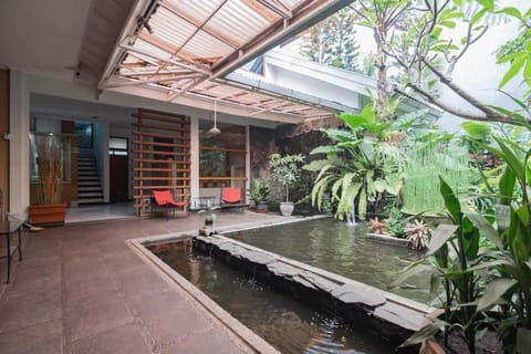 Imelda Residence Setrasari RedPartner Vacation rental in Parongpong