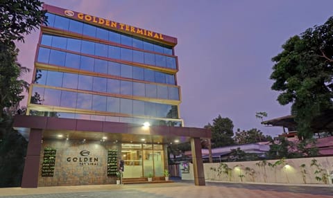 Treebo Trend Golden Terminal Cochin Airport Hotel in Kochi