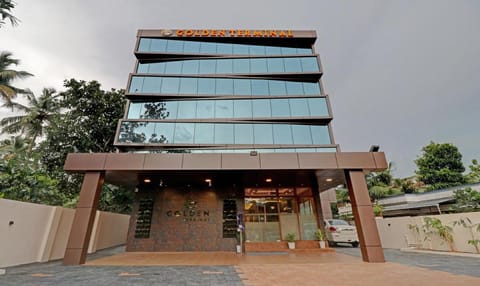 Treebo Trend Golden Terminal Cochin Airport Hotel in Kochi