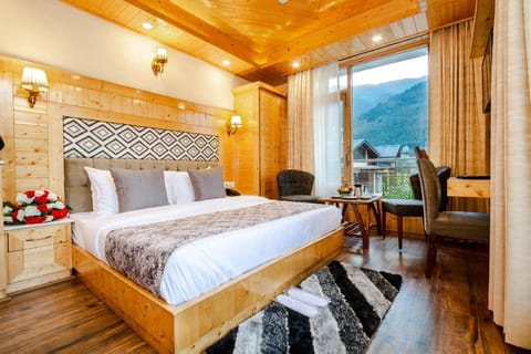 Suryansh Regency Manali Centrally Heated Air Cooled with Private Balconies Hotel in Manali